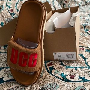 Brand new UGG Laton slide sandals